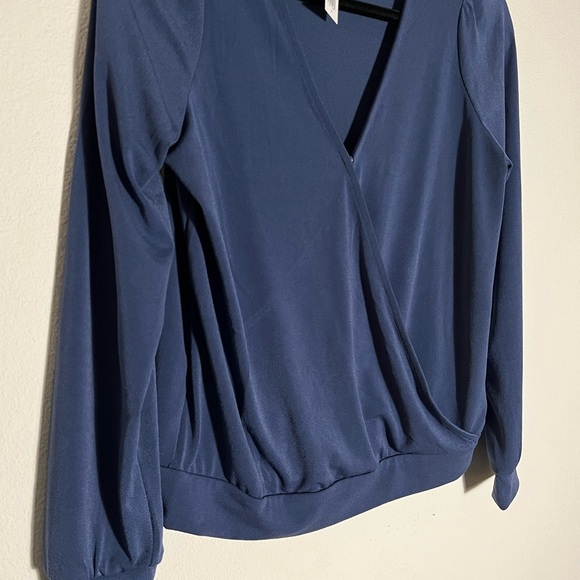 NWT Banana Republic Factory Surplice Blouse - Picture 2 of 4